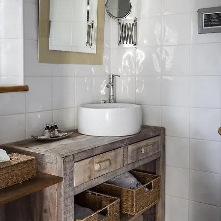 מלון Les Bois Flottais 4*