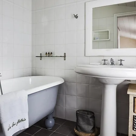 Hotel Les Bois Flottais 4*