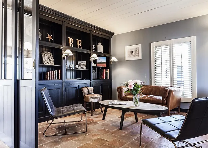 Les Bois Flottais Hotel 4*