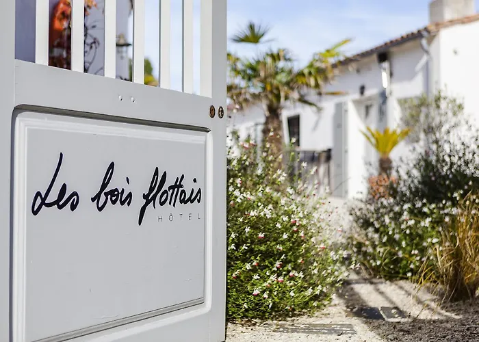 Hotel Les Bois Flottais 4*