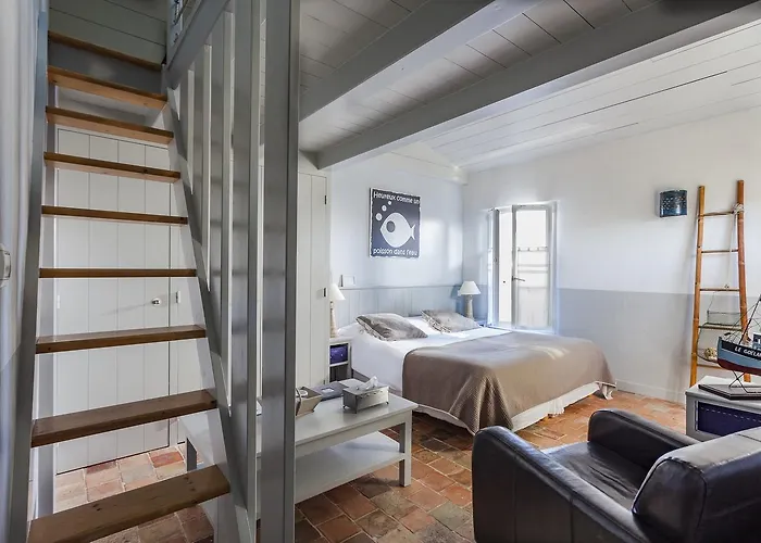 Les Bois Flottais Hotel 4*