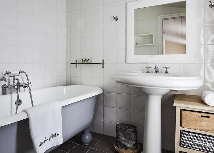 Hotel Les Bois Flottais 4*